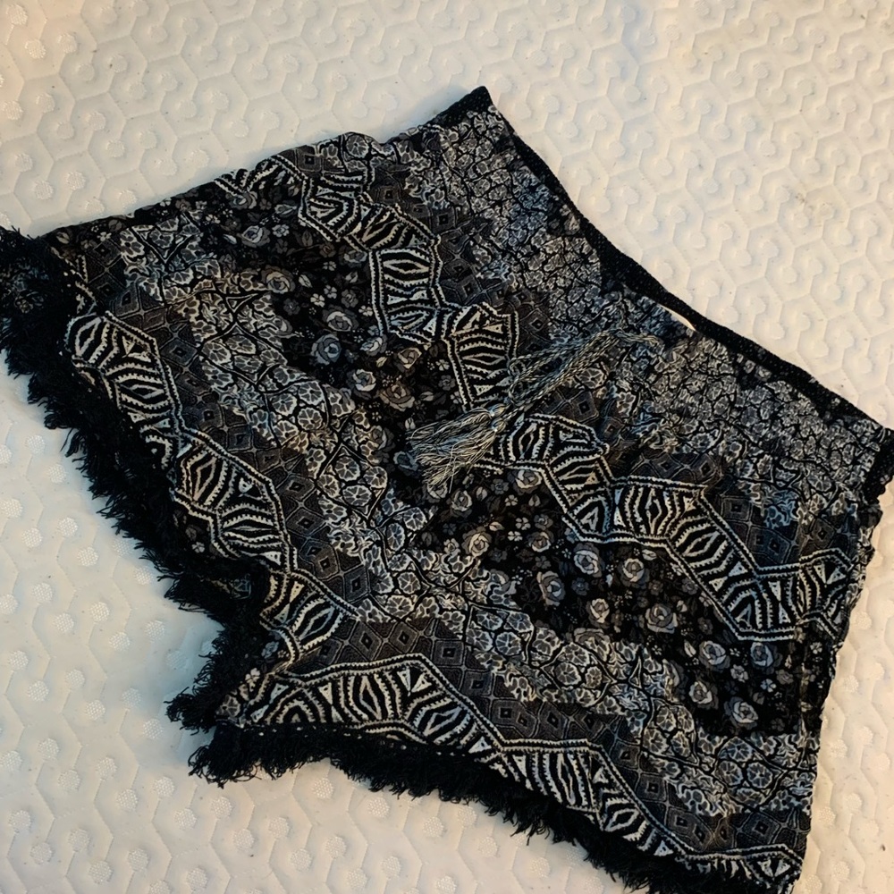 Women’s Light Weight printed shorts by Mudd